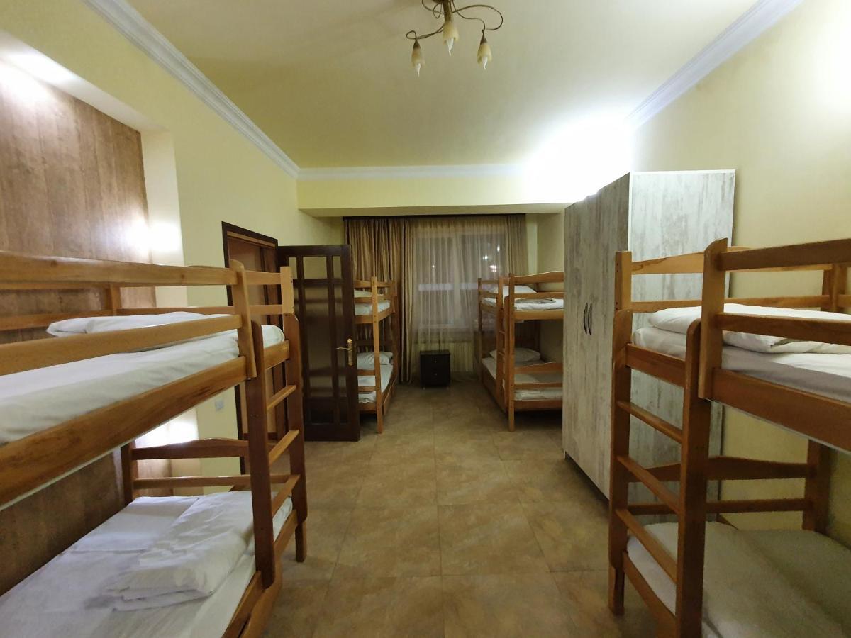 Capsule Hostel In The Old City Of Jerevan Buitenkant foto