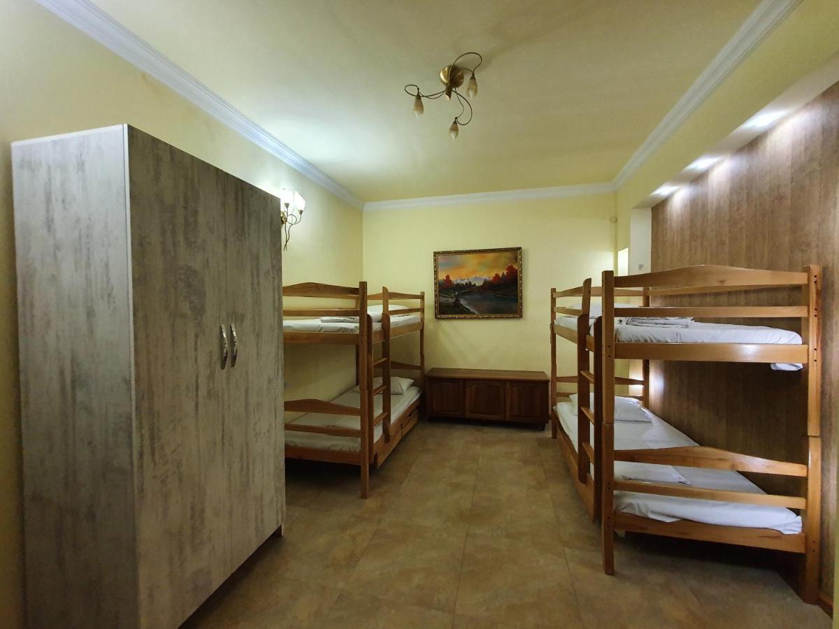 Capsule Hostel In The Old City Of Jerevan Buitenkant foto