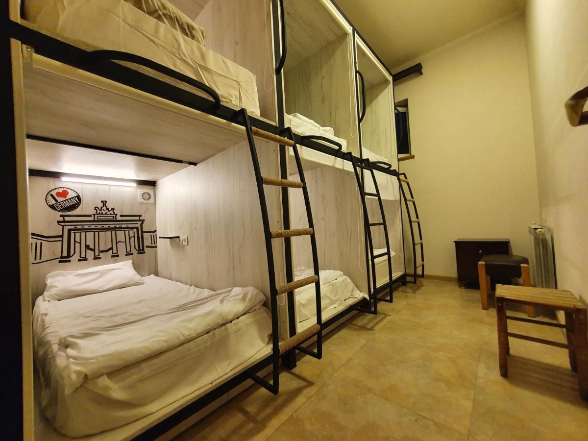 Capsule Hostel In The Old City Of Jerevan Buitenkant foto