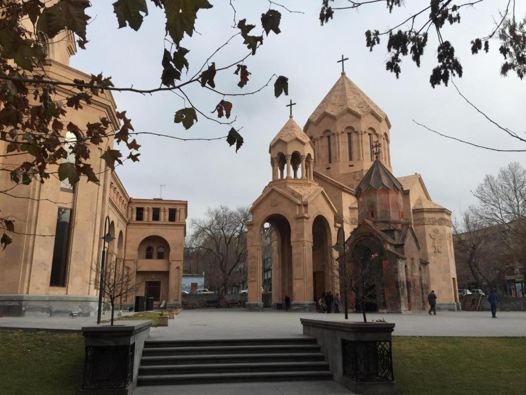 Capsule Hostel In The Old City Of Jerevan Buitenkant foto