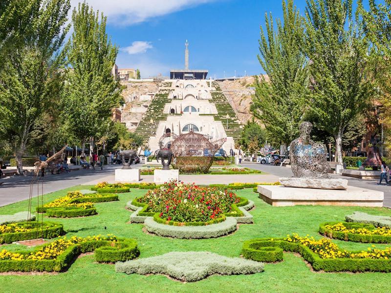 Capsule Hostel In The Old City Of Jerevan Buitenkant foto