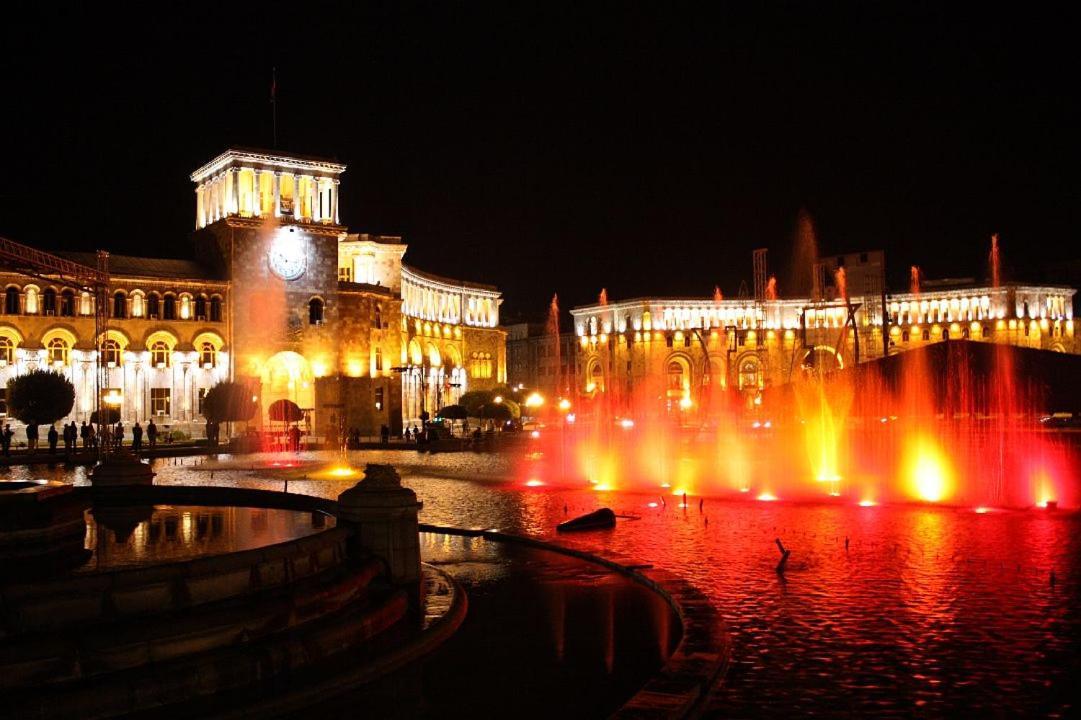 Capsule Hostel In The Old City Of Jerevan Buitenkant foto